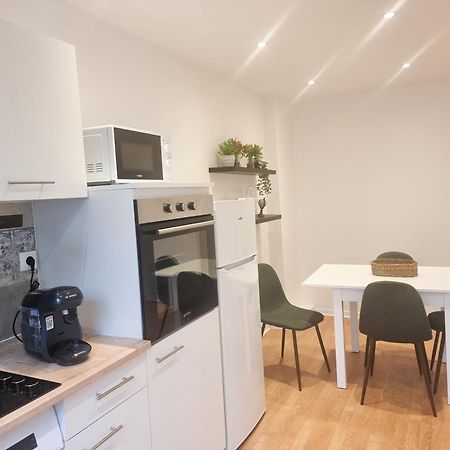 Exigehome - Appartement En Plein Centre-Ville Montigny-le-Bretonneux Exteriör bild
